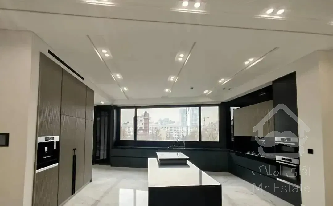 ۲۰۰ متر / فرمانیه / 3 خواب / لوکیشن خوب