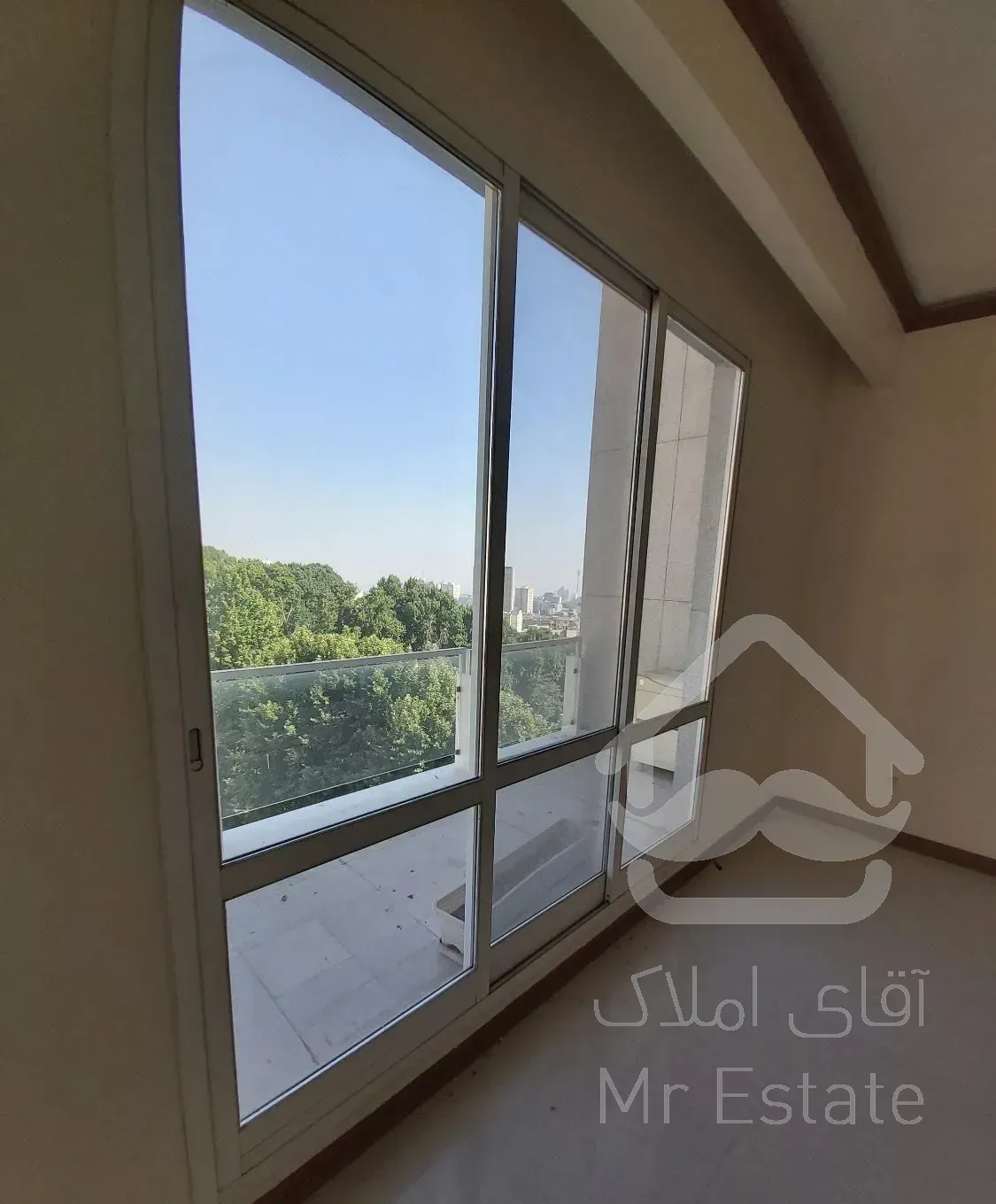 ۱۱۵متر با تراس قابل چیدمان در دل باغات درکه