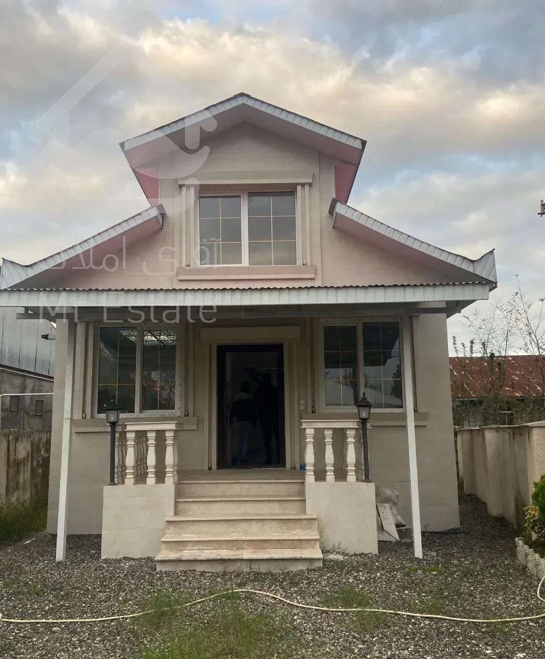 ویلای ۲۰۰ متری / شخصی ساز /سند تک برگ