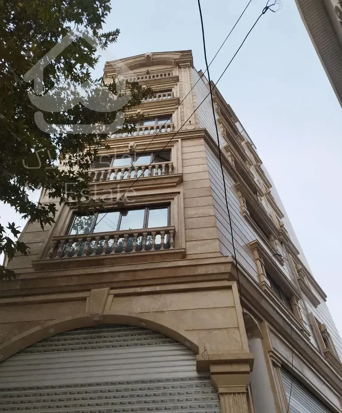 135مترتک واحد3خواب2نبش(موقعیت عالی)