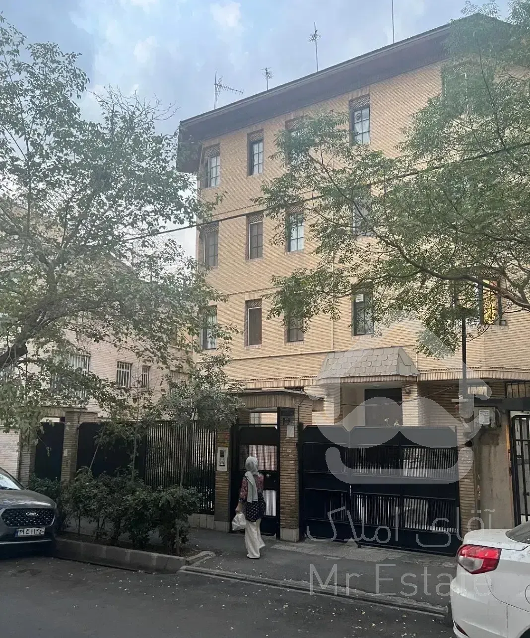 طبقه ۴ واحد ۵۰ متری