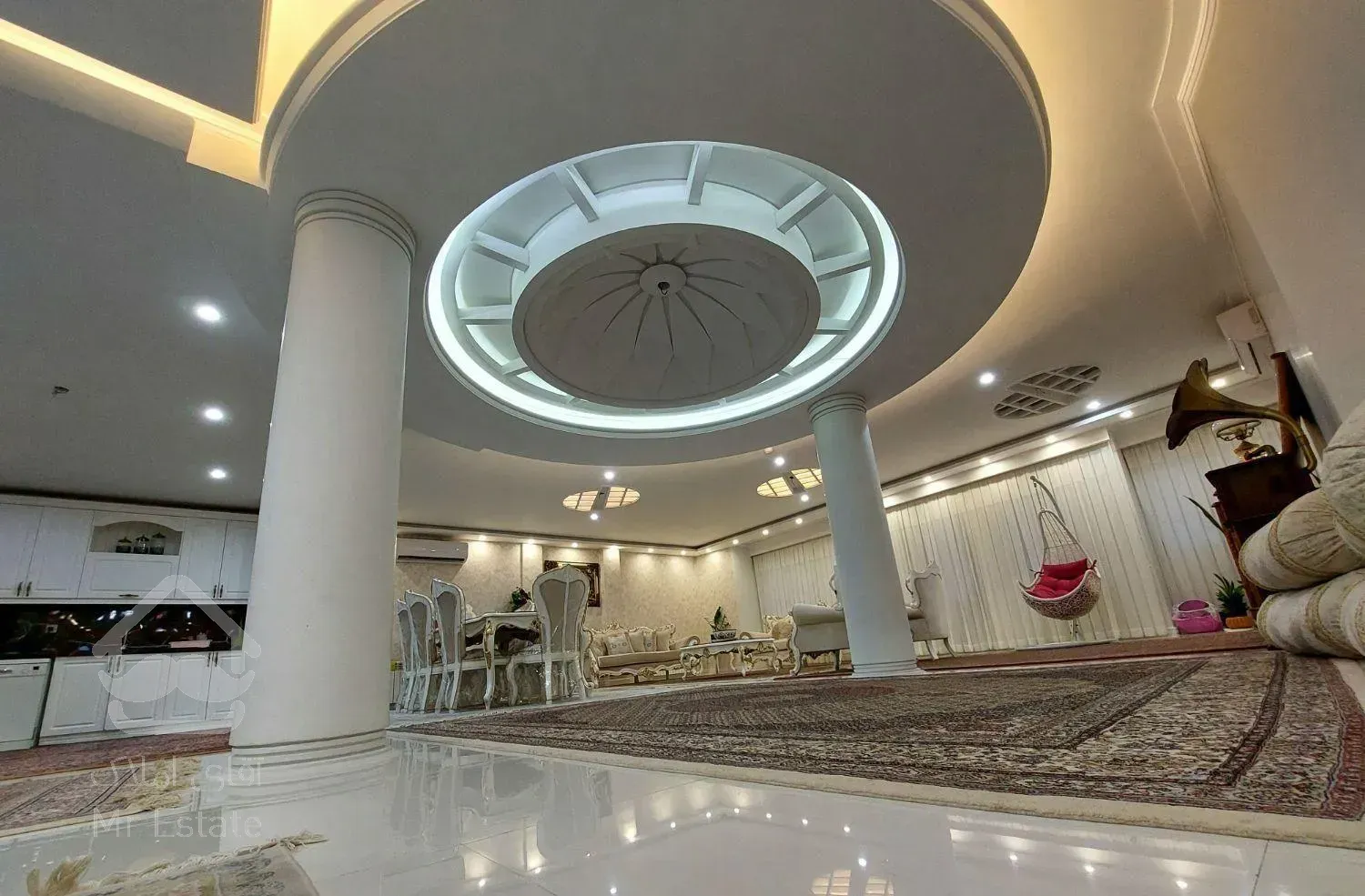 رهن و اجاره آپارتمان ۴خوابه ۳۲۰ متری بزرگمهر جنوبی