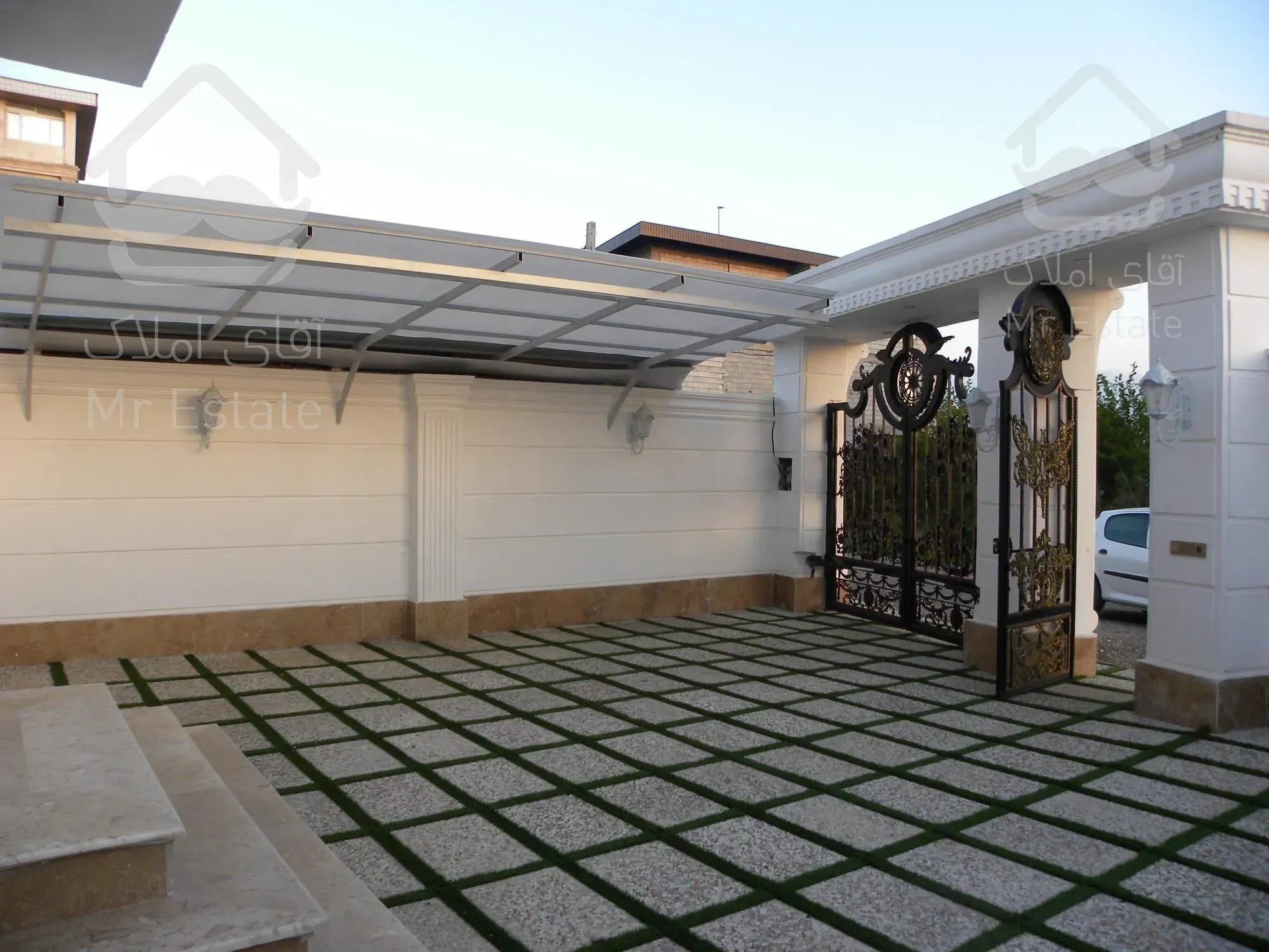 فروش ویلا 220 متری شیک در مرکز شهر