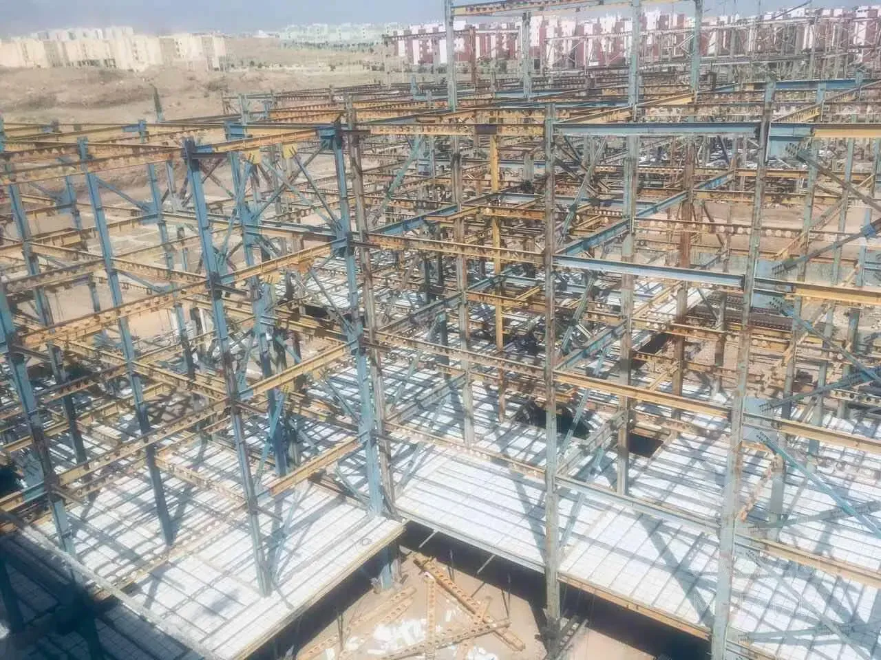 فروش ویژه آپارتمان در شهرک زاگرس دارای وام کم بهره و اقساط دوساله با امکانات کامل