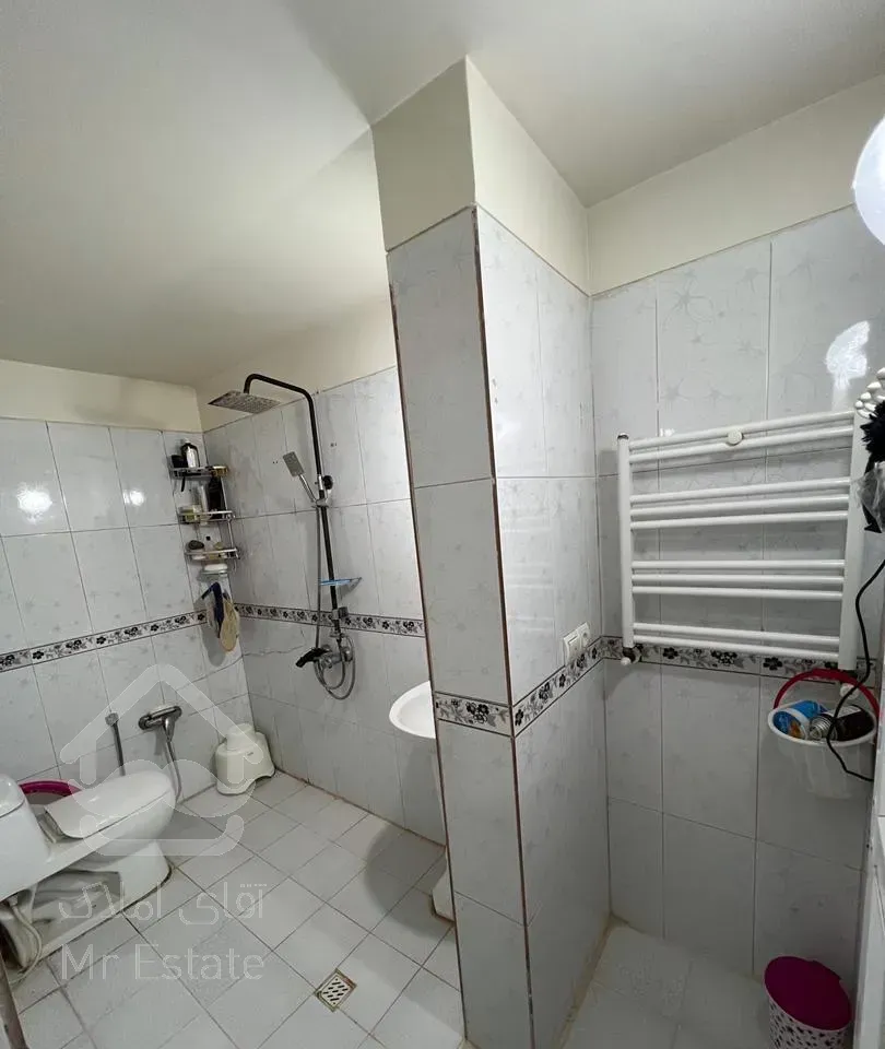 واحد ۱۳۰ متری فول امکانات