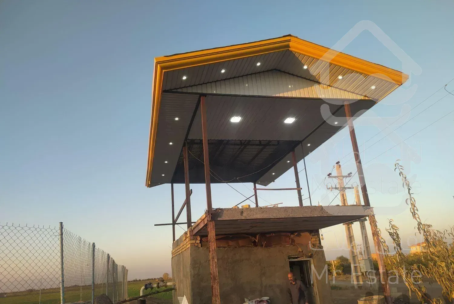 اجرای سقف شیروانی نور مخفی