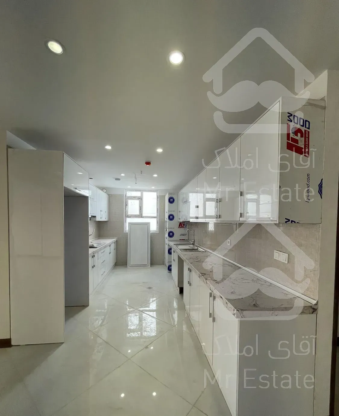 ۱۱۳متردر برج کم واحد/طبقه اول/فضای سبز اختصاصی