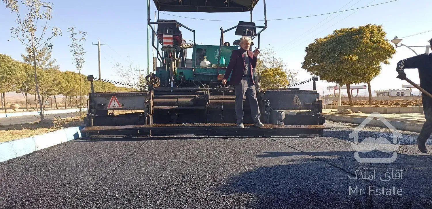 خدمات آسفالت کاری&nbsp;با تجهیزات به روز