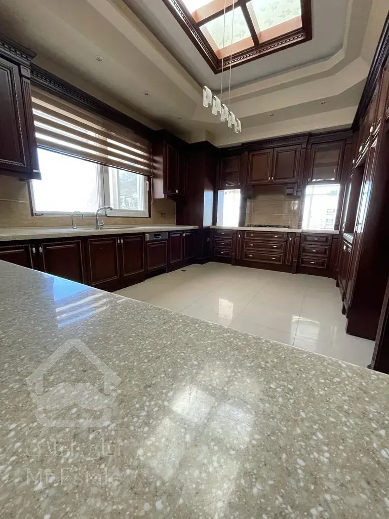 فروش اپارتمان 310 متری زعفرانیه