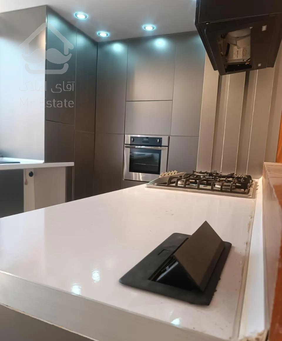 ۱۷۲ متر /۳خواب /۱۰ساله/خ آفتاب/رو به فضای سبز