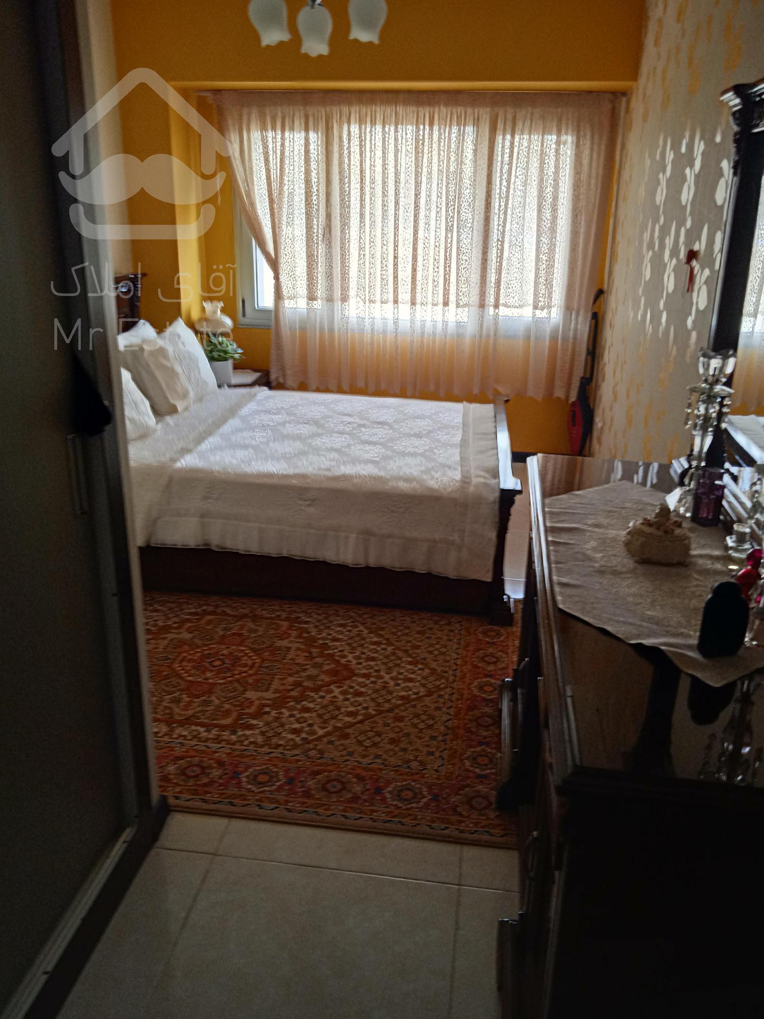 آپارتمان 90 متری  دو خوابه در شهرک مسکونی چیتگر