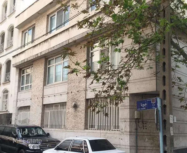 ملک دو بر دارای تراس و حیاط