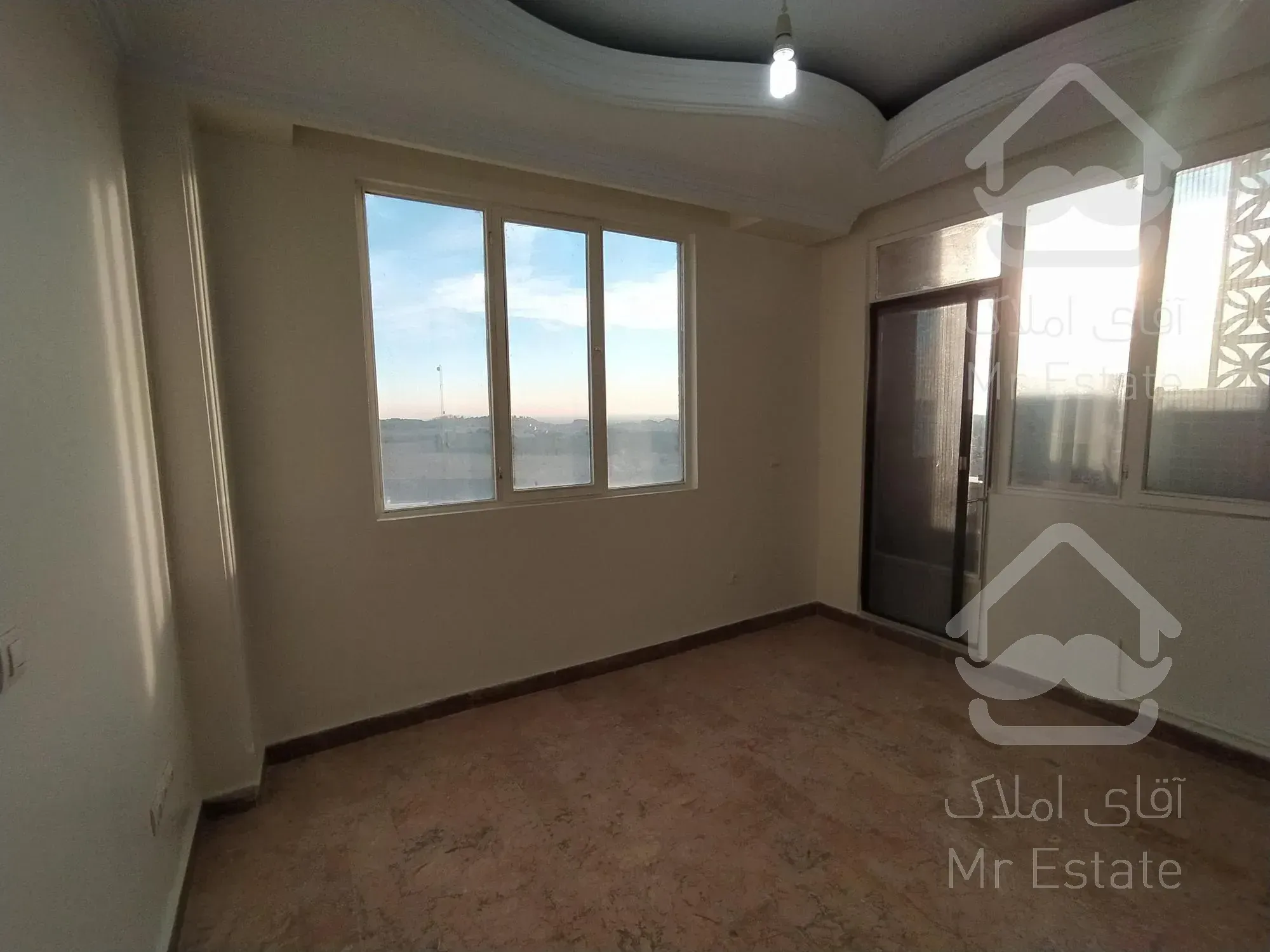 واحد خوش نقشه ویوعالی طبقه آخر اجاره چندساله