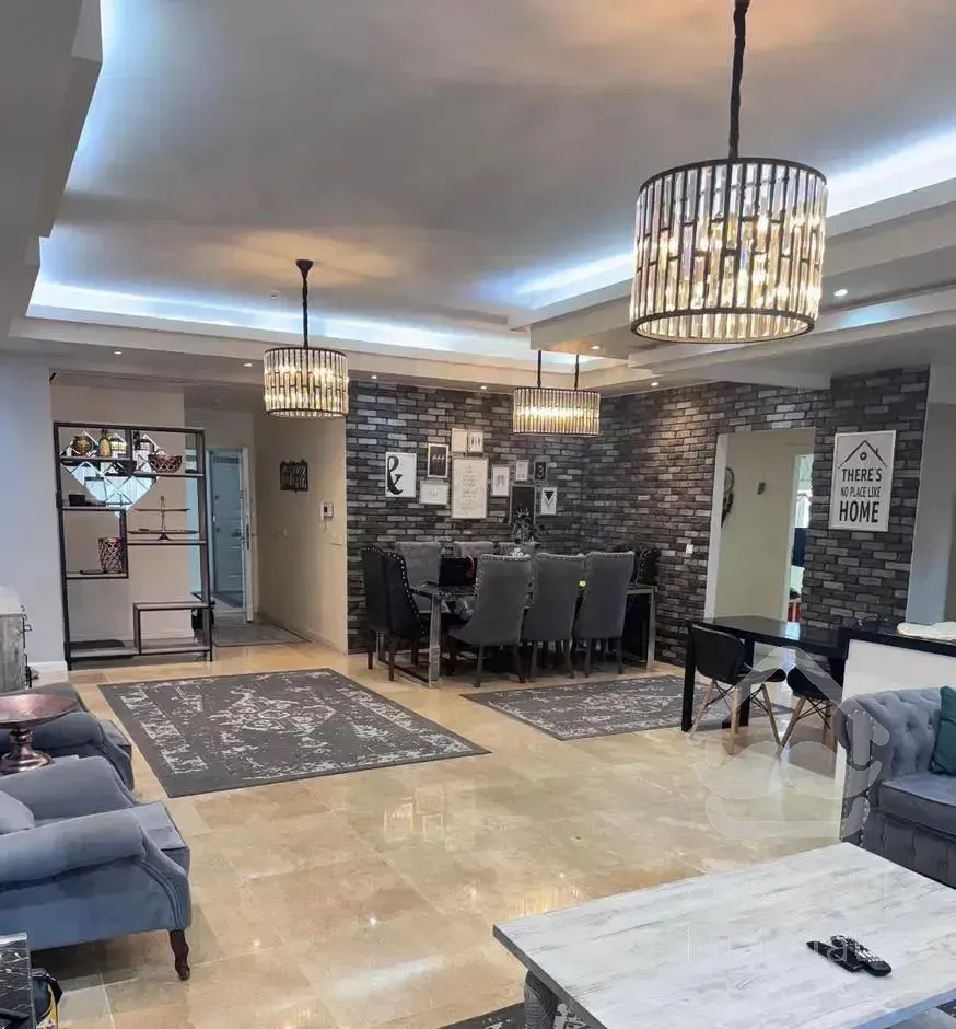 ۱۴۰ متر عقیلی شهاب /۳ خواب / نور مستقیم