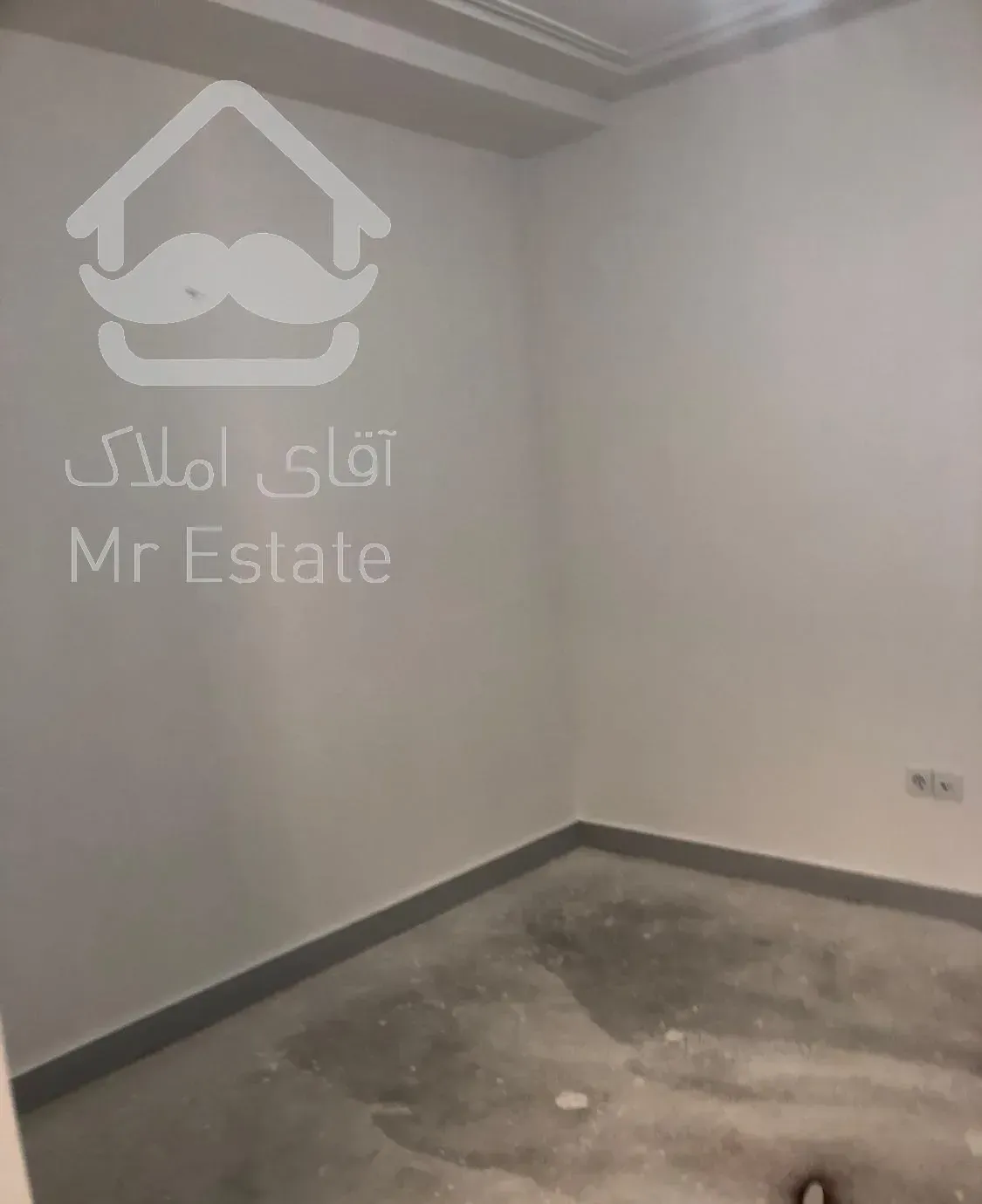 آپارتمان طبقه اول باپارک اختصاصی در سعدی(بازارروز)