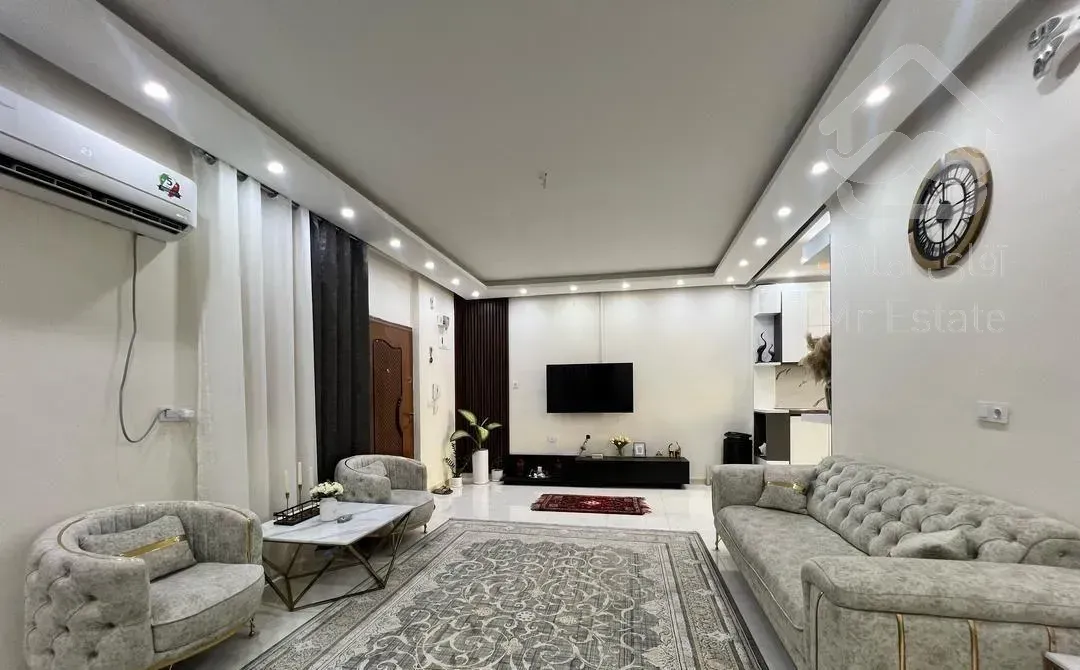 فروش آپارتمان ۹۰ متری ۲ خواب/روبه نما/عاشوری