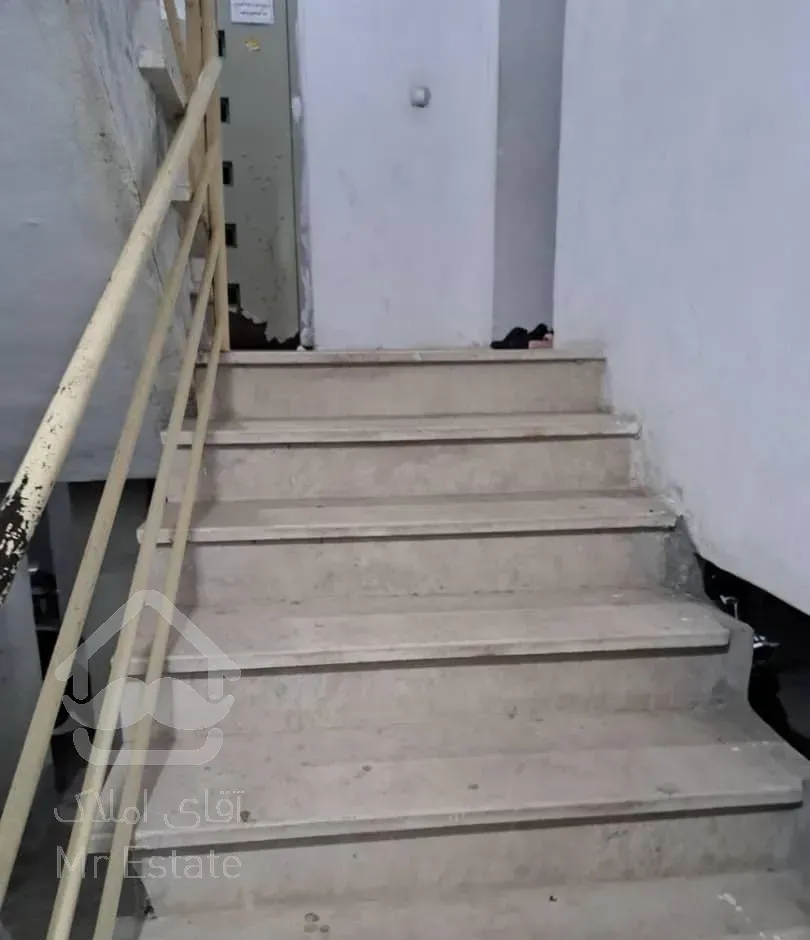 آپارتمان109 متری طبقه اول خ مطهری