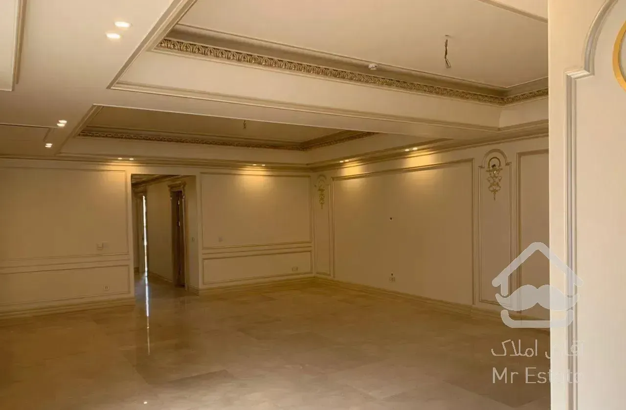 آپارتمان ۲۸۴ متر/۴ پارکینگ سندی/فول مشاعات