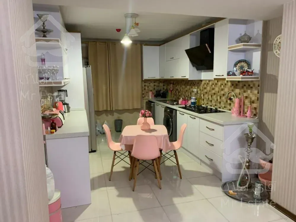 104 متری دریاچه چیتگر فول امکانات