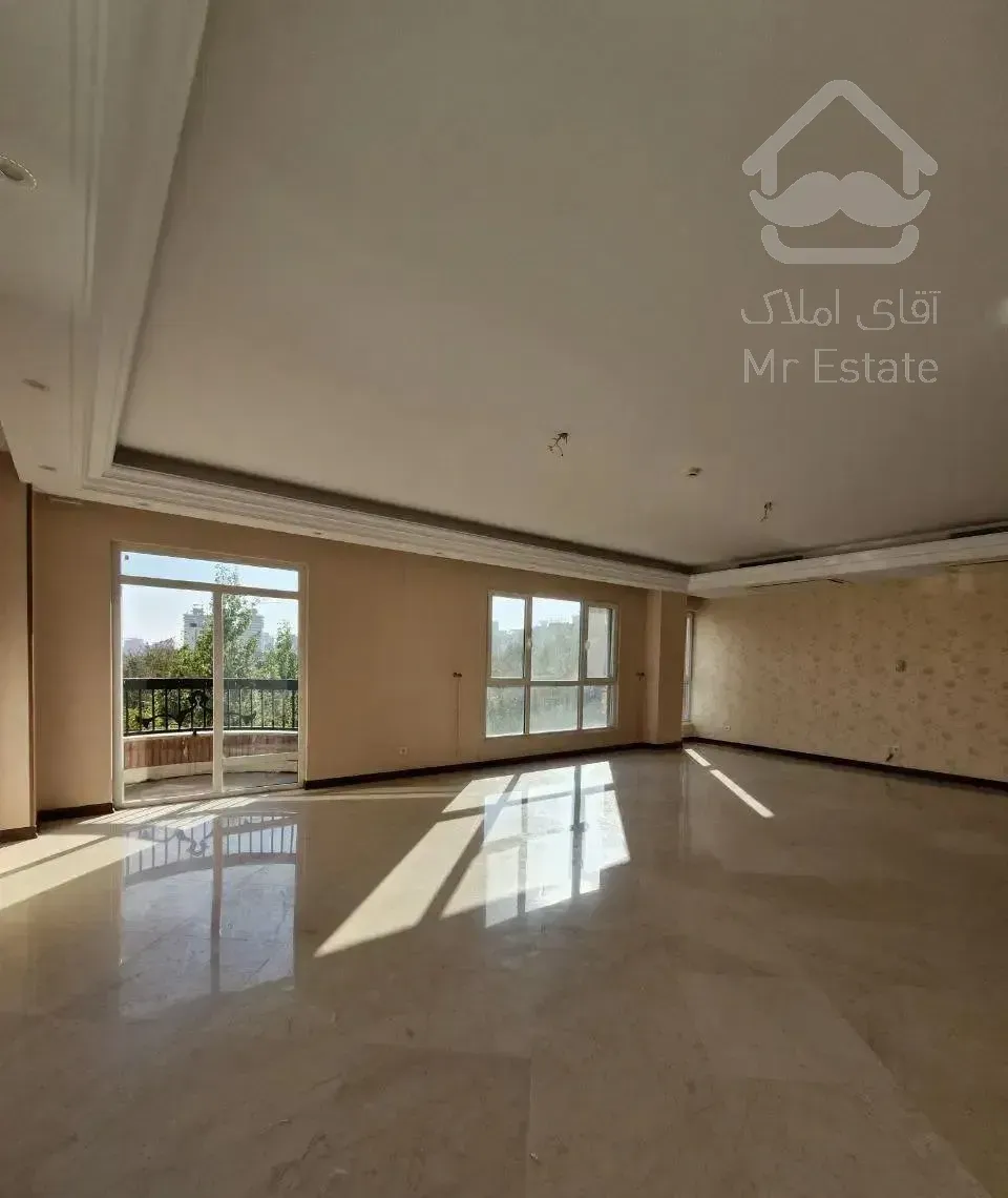 الهیه ۲۱۵ متر سه خواب نور جنوب دو بالکن با استخر