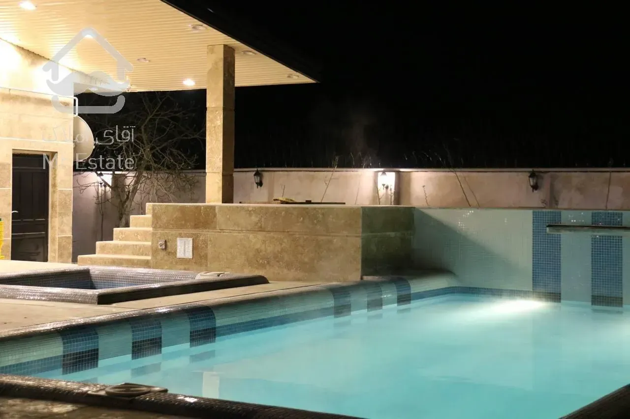 فروش ویلای ۲۵۰ متری استخر داربا ۱۴۰۰متر زمین بسیار لوکس ظو نزدیک دریا