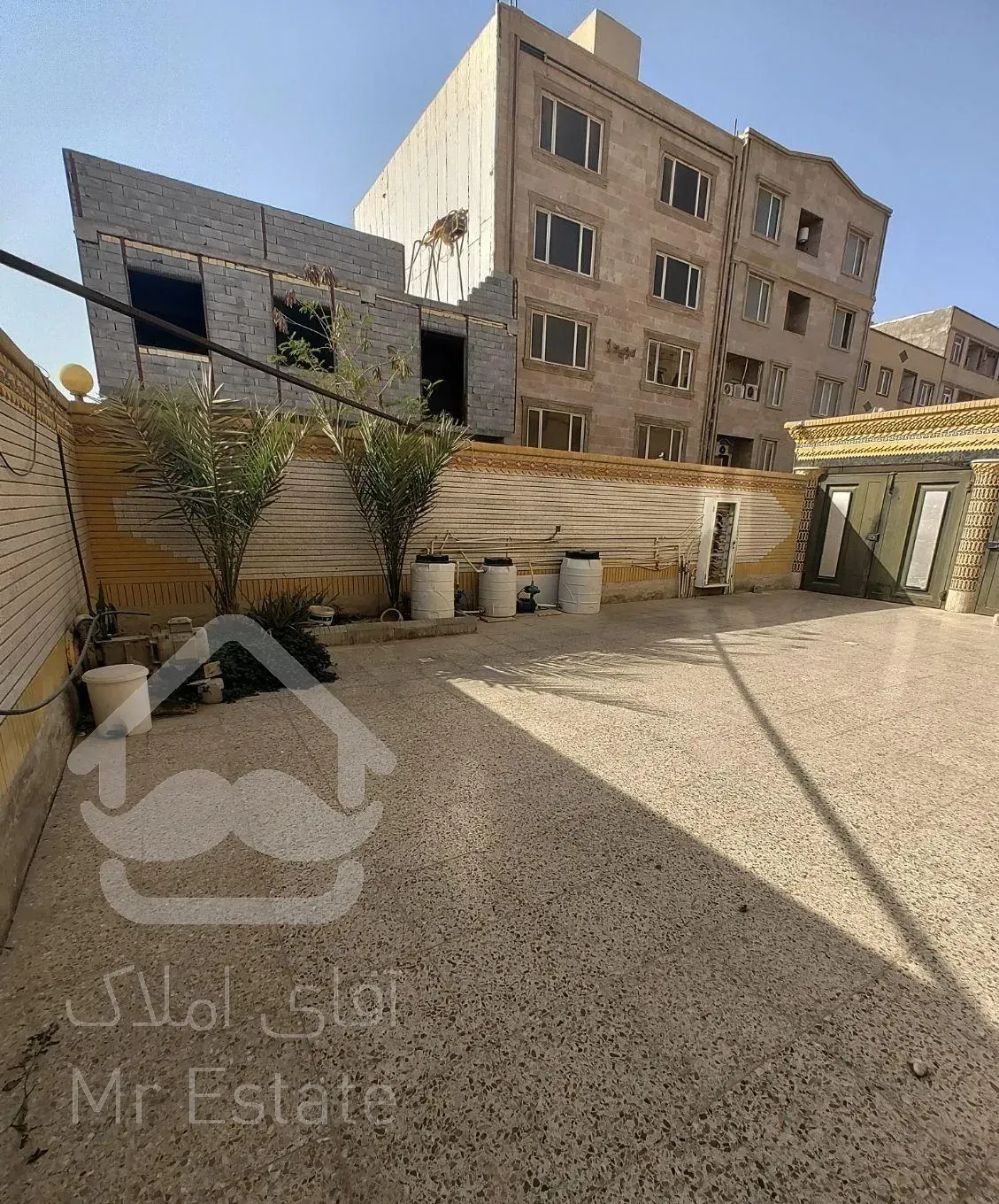 واحدنریمان نما آجر ۲نبش سازه قوی باآسانسور پارکینگ