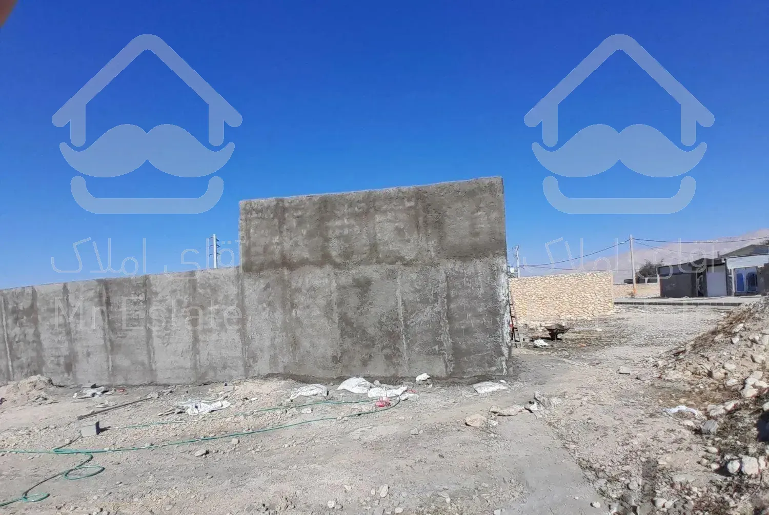 پلاستر و بلوک چینی و کار ساختمانی