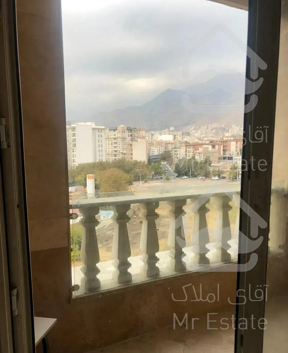 ازگل-۱۸۳متر آپارتمان کلید نخورده