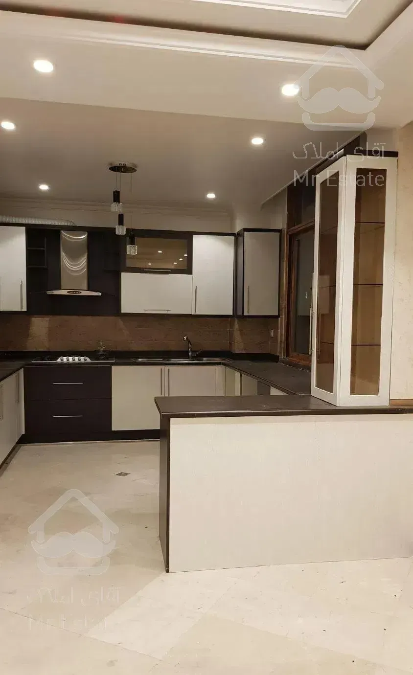 آپارتمان۱۳۰متری۳خوابه فول امکانات دوواحدی تمیز