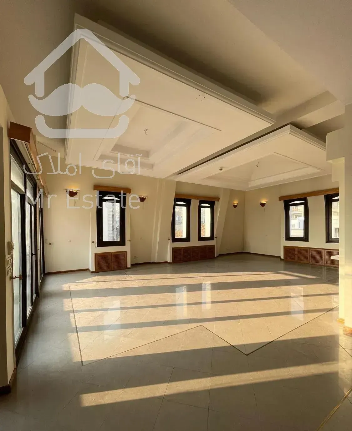 نیاوران گلسنگ پنت هاوس ۳۷۰ متر همراه ۲۰۰ متر تراس