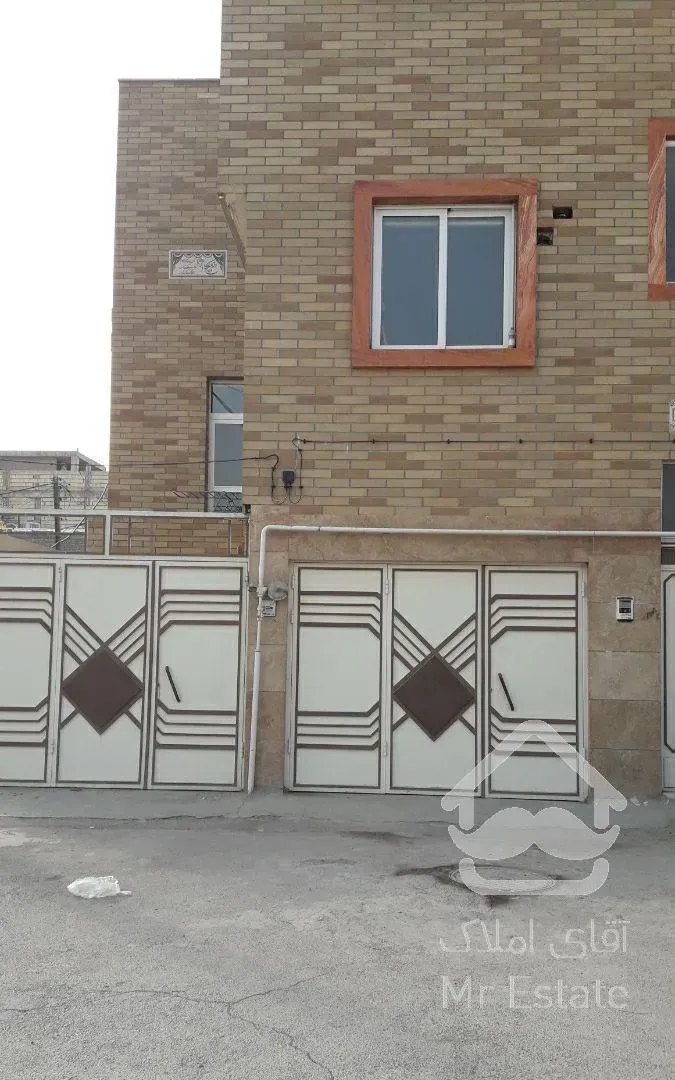 خانه ۳ خوابه درب به حیاط