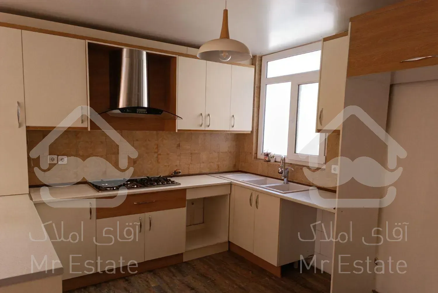 شریعتی جنب سینما سروش 135متر۳خوابه