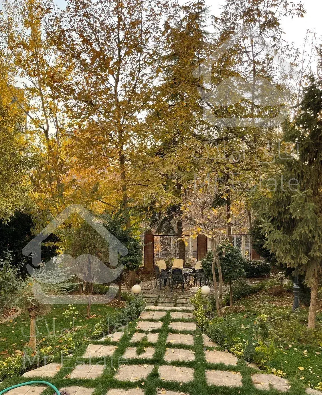 نیاوران گلسنگ پنت هاوس ۳۷۰ متر همراه ۲۰۰ متر تراس