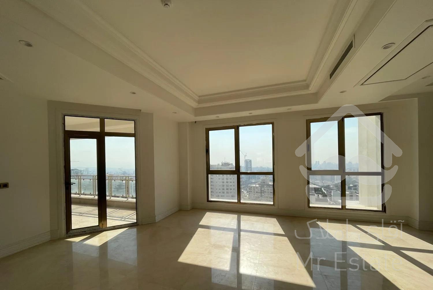 ۱۳۰ متر / ۲ خواب / برج باغ بنام منطقه / نوساز