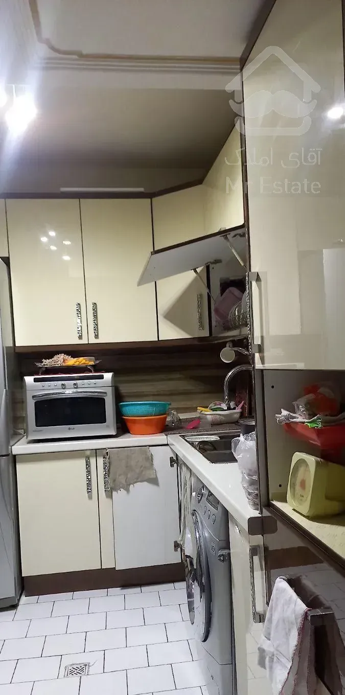 آپارتمان۹۲ متر۲ خوابه خوش نقشه خ ولیعصر/ بزرگمهر