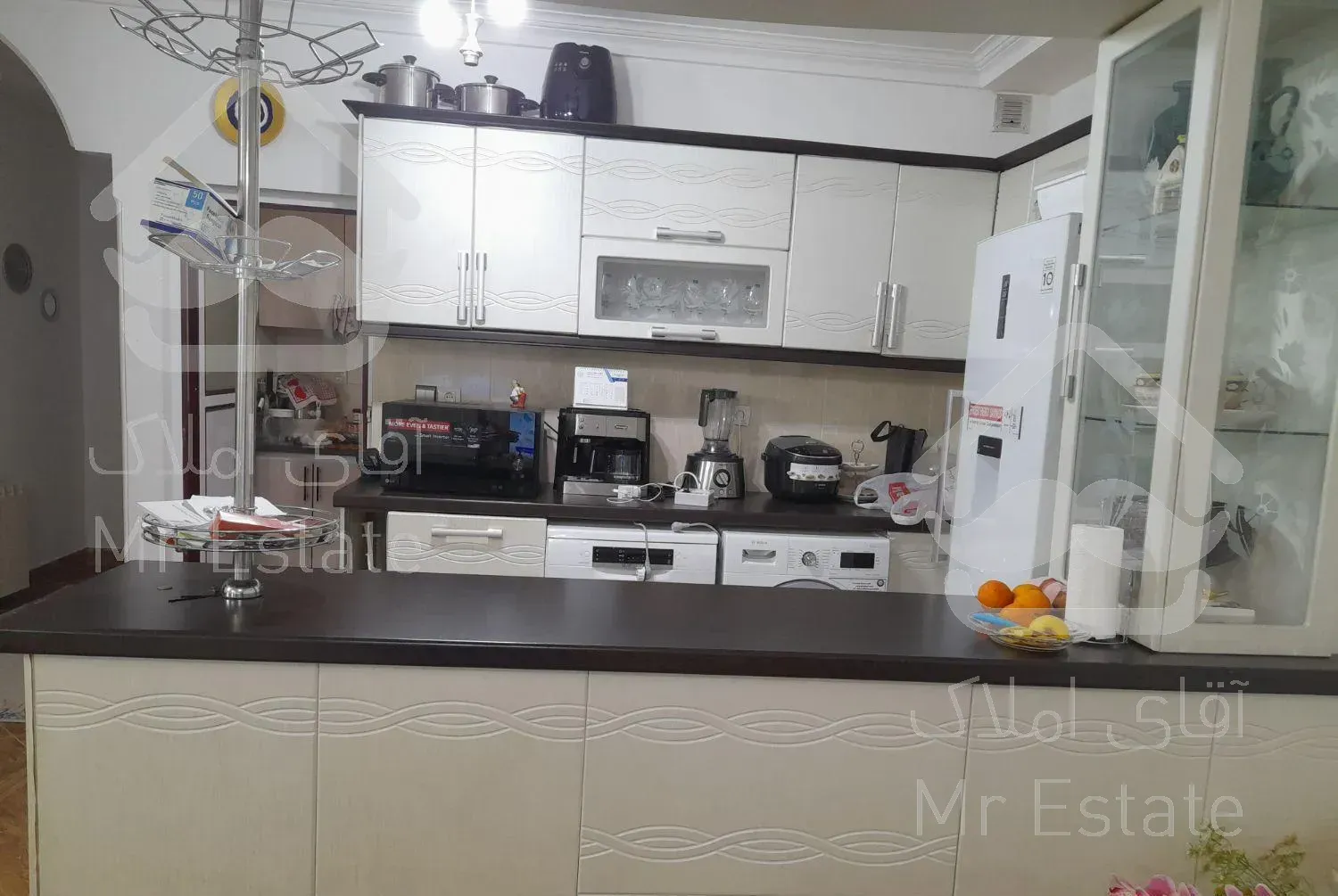 اپارتمان طبقه دوم ۱۰۰متر ابتدای کوچه ۱۰متری