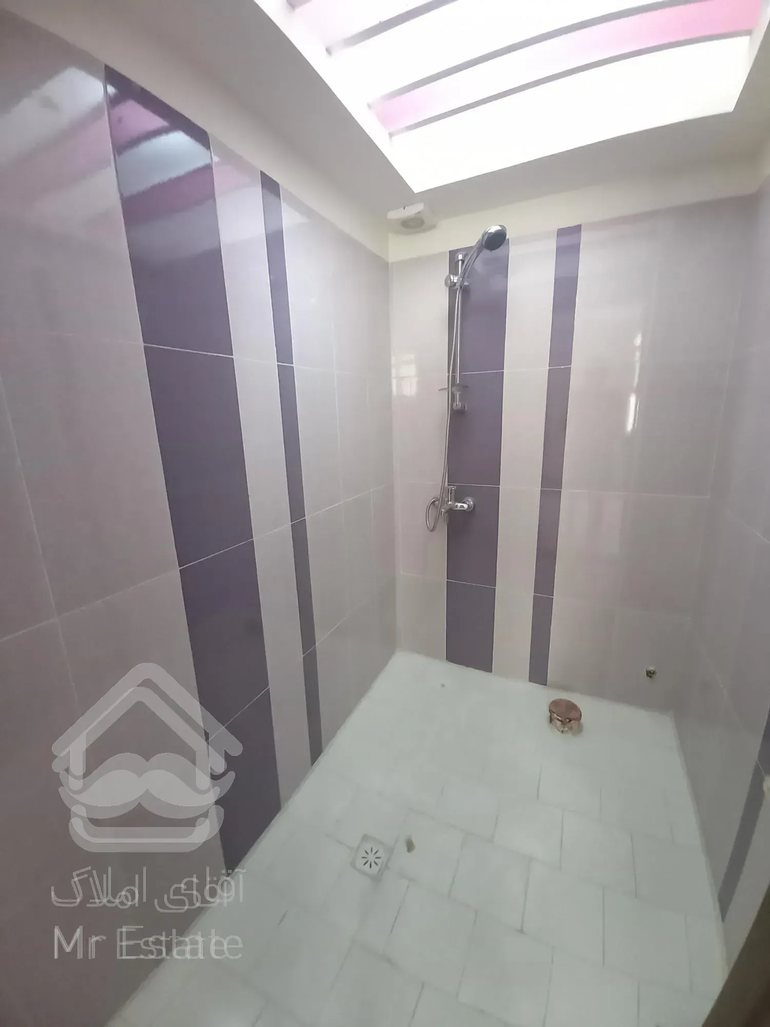 ۵۵ متری در پونک