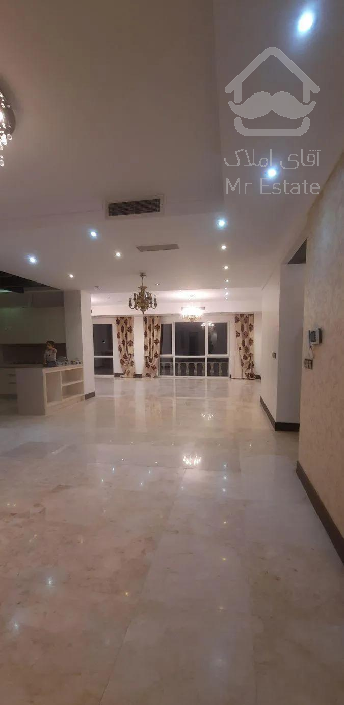 ۲۱۵ متر واحد آپارتمان واقع در نیاوران