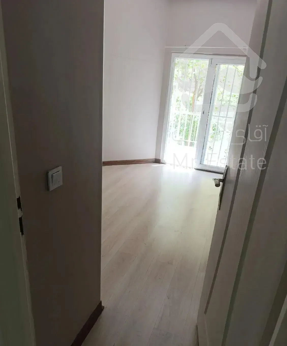 ۹۰مت آپارتمان دوخوابه امیرآباد شمالی