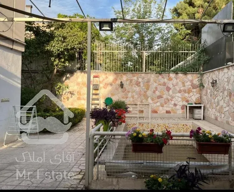 خانه ویلایی شهرک چشمه ۲۲۰ متر استخردار بازسازی شده