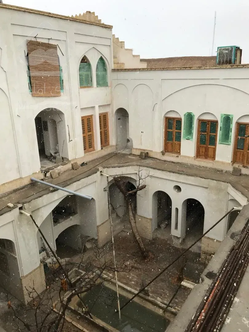 فروش ۷۰۰ متر خانه ارزشمند در کاشان