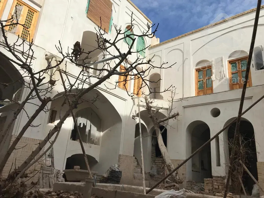 اجاره ۲۵۰ متر خانه ارزشمند در کاشان مناسب گالری هاستل