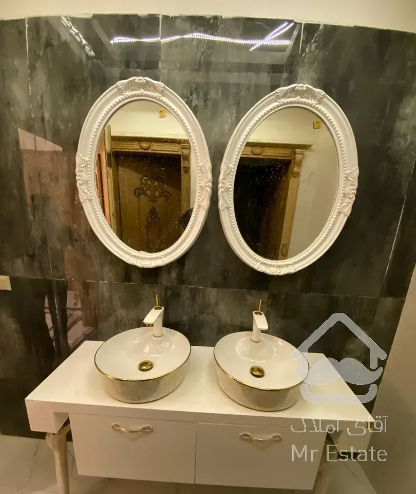 ۲۱۵متر/نوساز/تک واحدی/تراس قابل چیدمان/فول امکانات