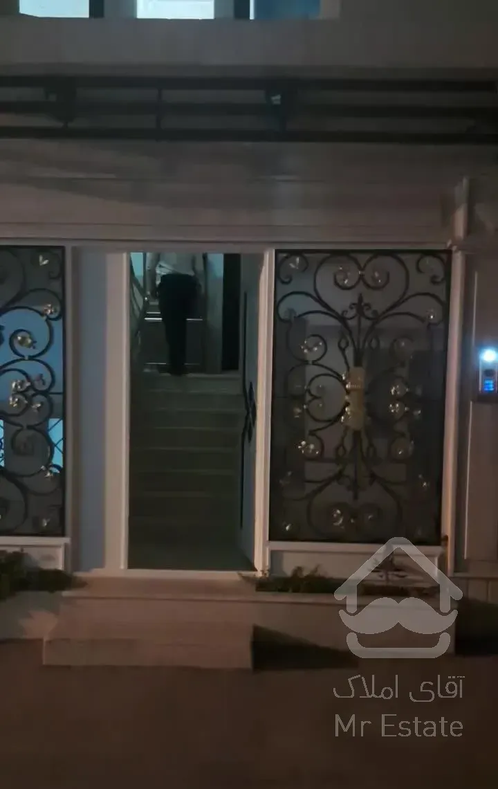 طبقه بالا،۱۵۰ متر،نوساز،خ صحرا،مقداد