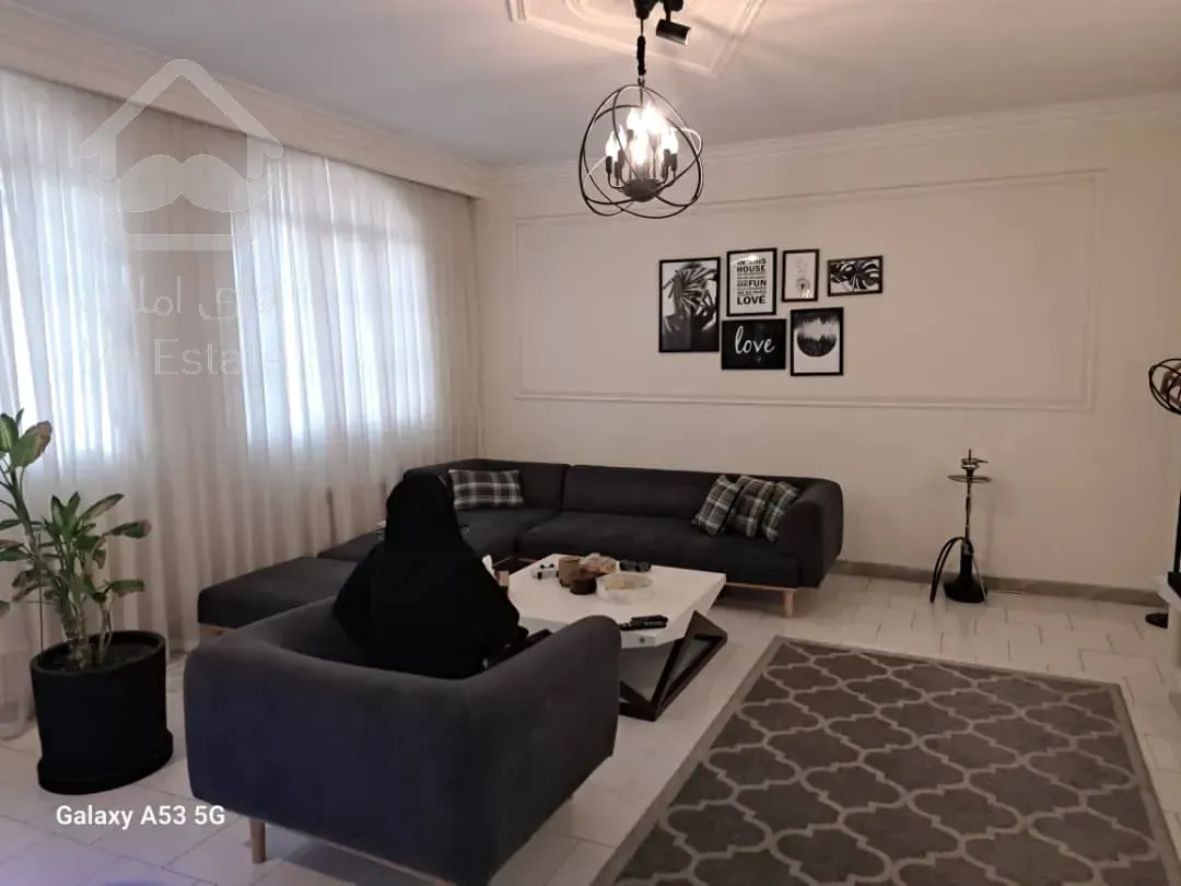 فروش آپارتمان ۵۵ متری سالن پرده خور ۵ ساله در ارم