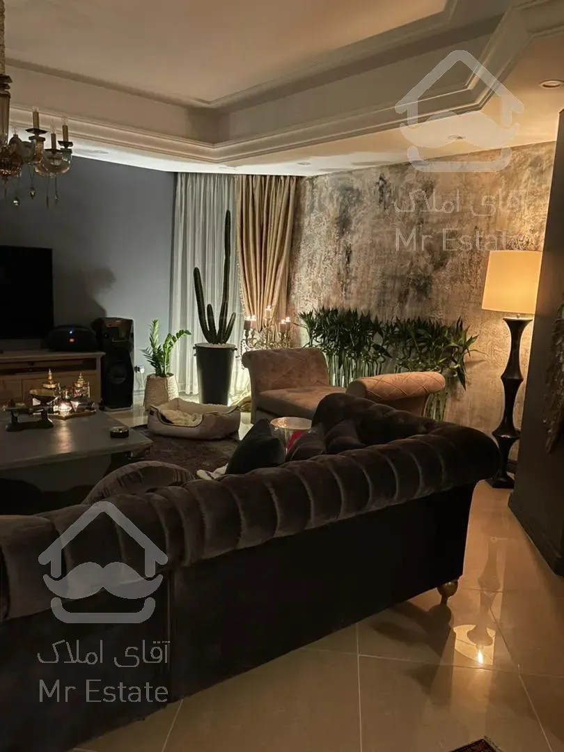 ۲۲۰ متر/ ۳ خواب / اثر هنری / استخر/لوکیشن تاپ