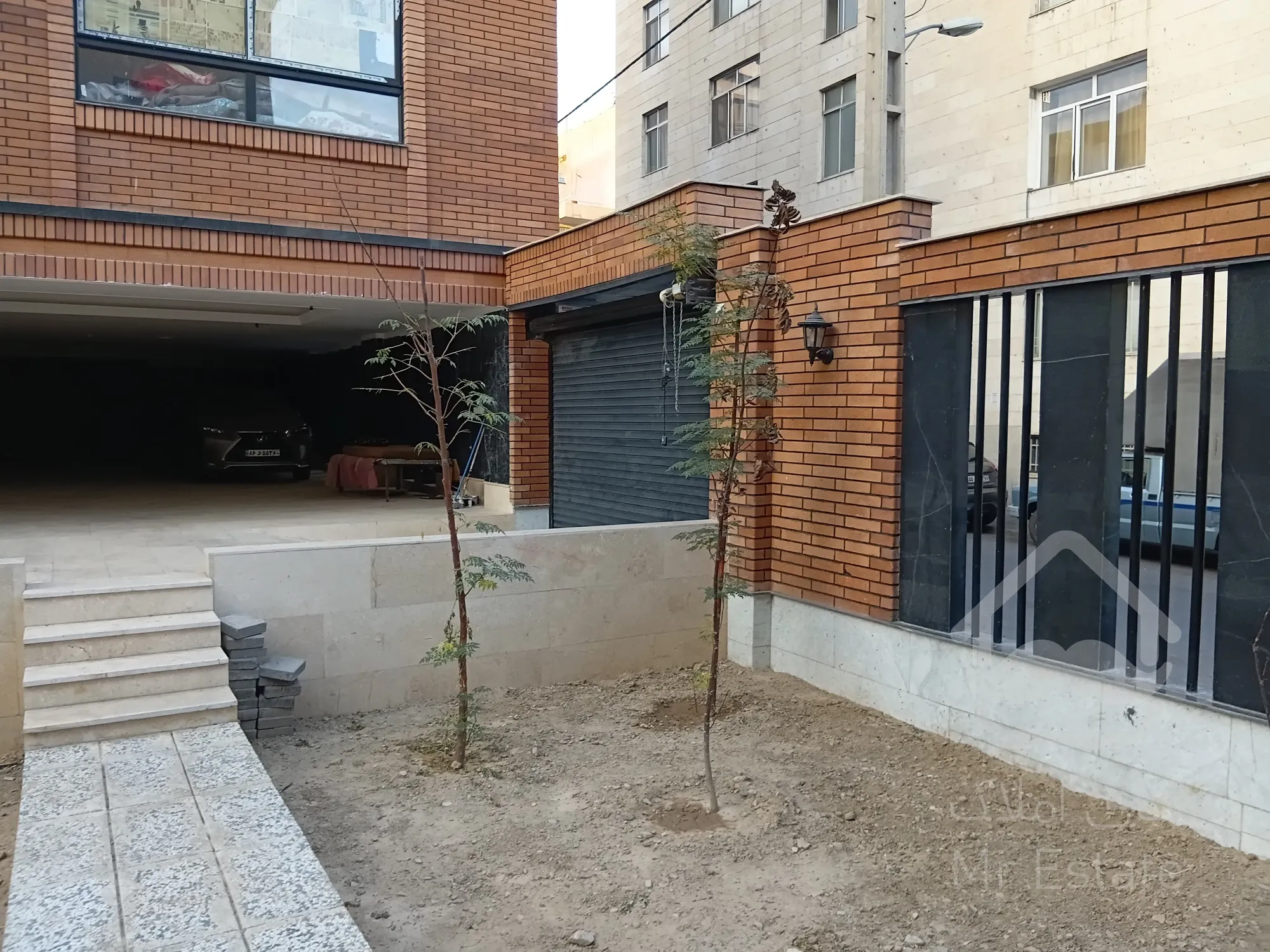 فروش یکجا ۵ طبقه ۲ واحدی نوساز حافظ کالج منطقه ۶ تهران