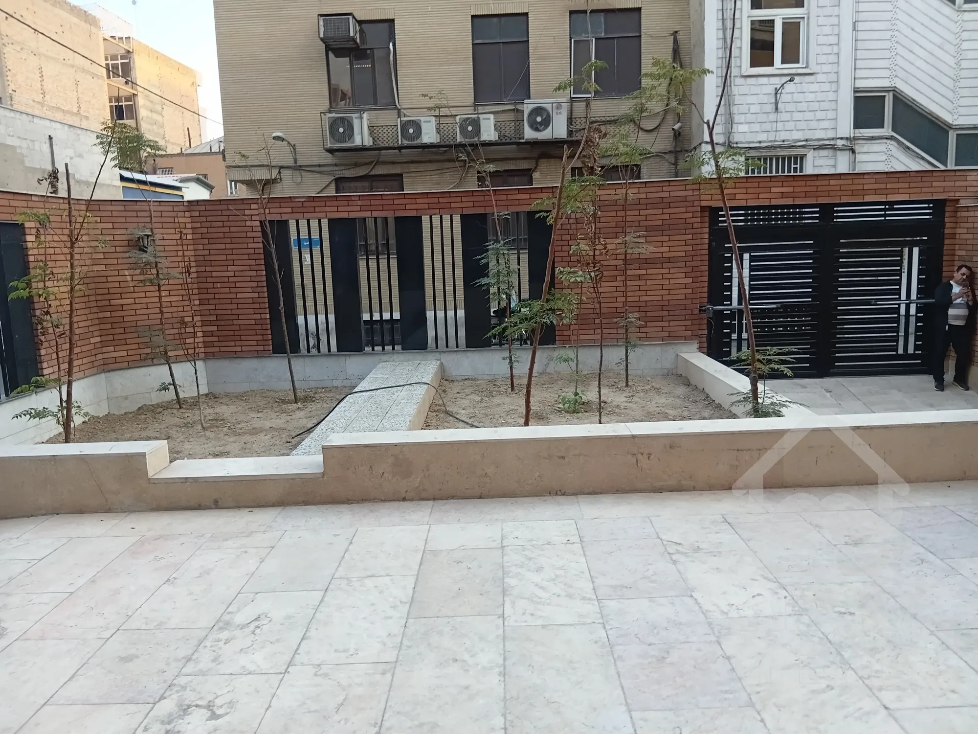 فروش یکجا ۵ طبقه ۲ واحدی نوساز حافظ کالج منطقه ۶ تهران