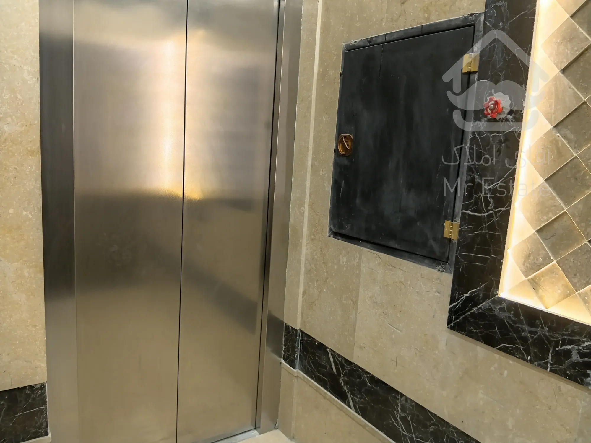 فروش یکجا ۵ طبقه ۲ واحدی نوساز حافظ کالج منطقه ۶ تهران