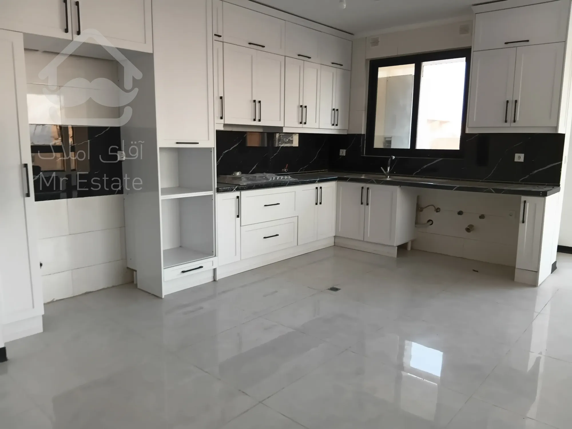 فروش یکجا ۵ طبقه ۲ واحدی نوساز حافظ کالج منطقه ۶ تهران